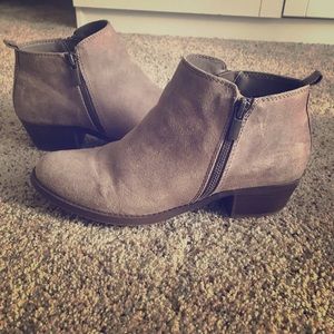 Size 8 Carlos Santana Ankle Boots